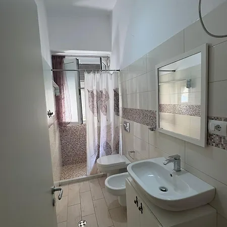 Rona Apartment *