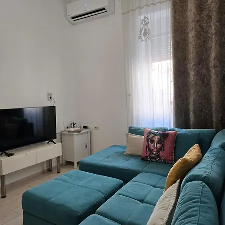 Rona Apartment