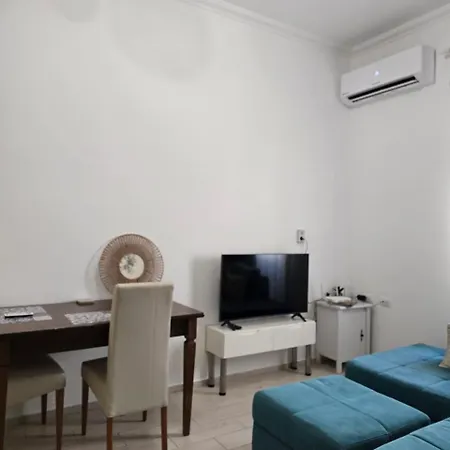 Rona Apartament Tirana