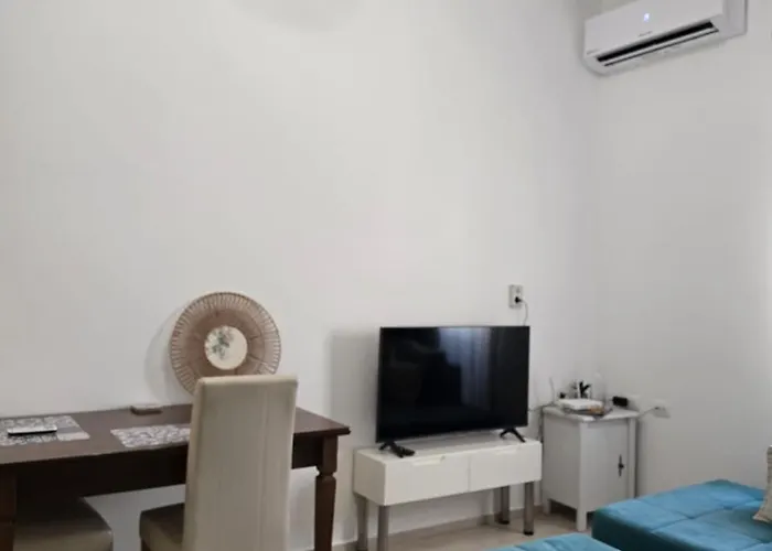 Rona Appartamento Tirana